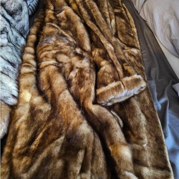 NWT Pamela McCoy XS Full Length Replica Mahogany Mink Faux Fur Coat - Picture 5 of 6